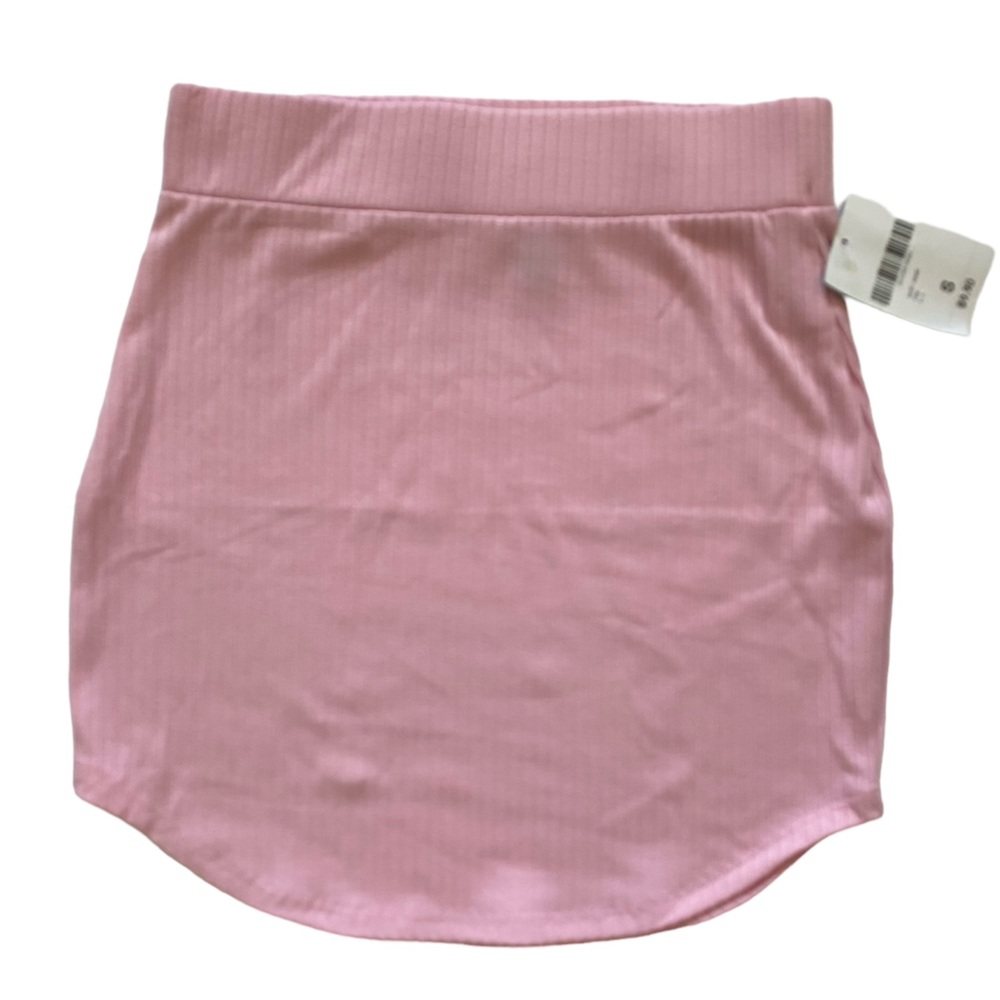 Forever 21. Vintage mini pink skirt. M105